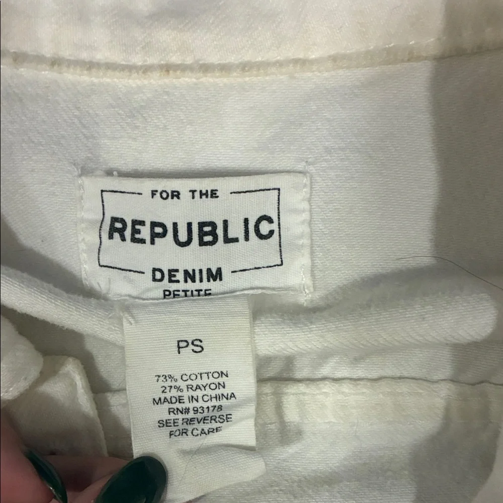 For The Republic White Cropped Denim Jacket with Raw Hem - Picture 2 of 3